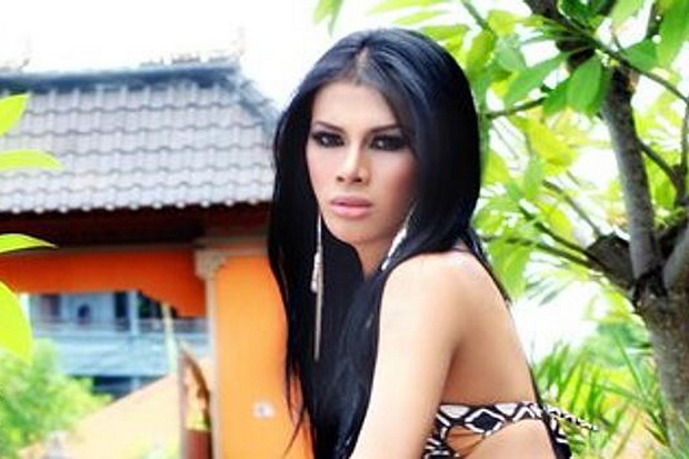 Mayang, Transgender...