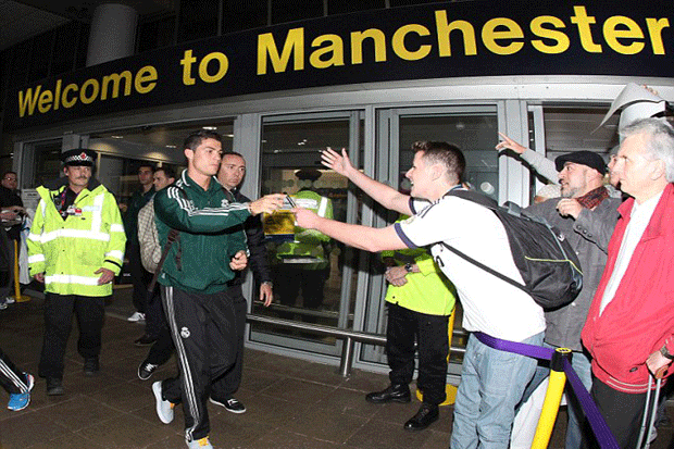 Manchester United Tak...