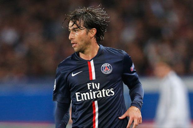 Maxwell Pensiun dari...