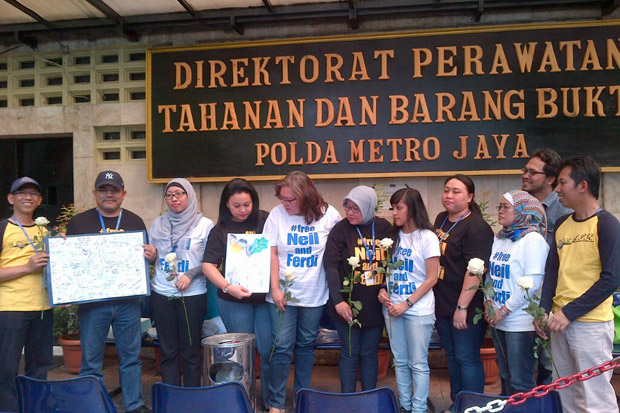 Puluhan Siswa JIS Besuk...