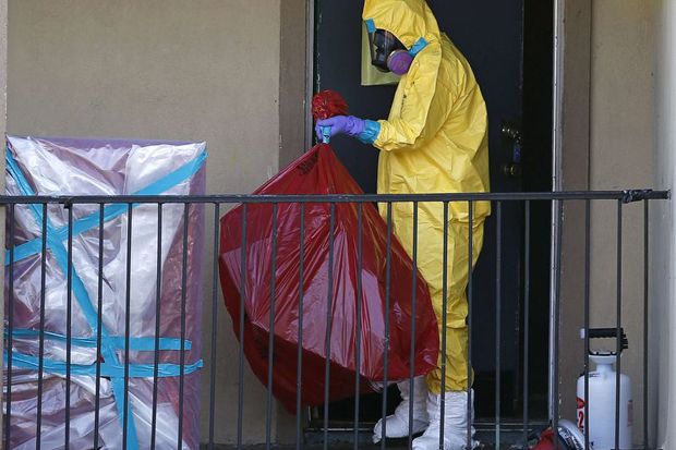 Terinfeksi Ebola, Warga...