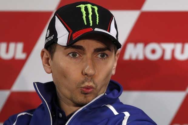 Lorenzo Lempar Handuk...