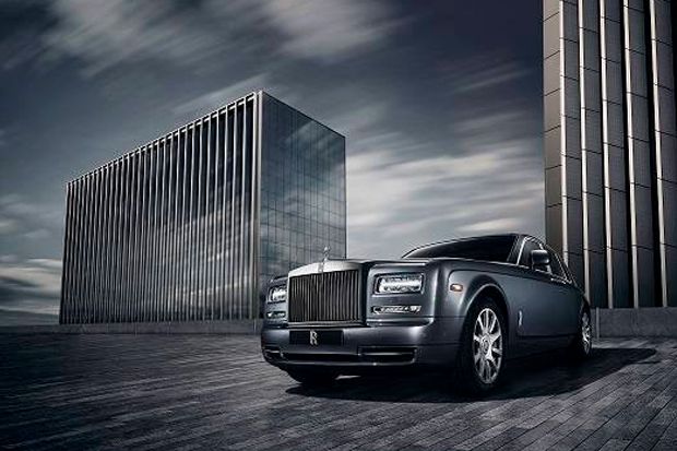 Rolls Royce Resmi Luncurkan...