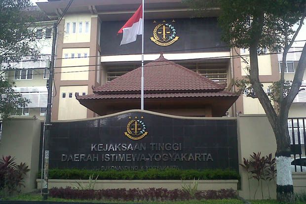 Usut Korupsi Lahan UGM,...
