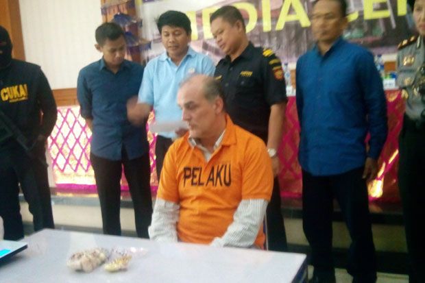 Warga Jerman Selundupkan...