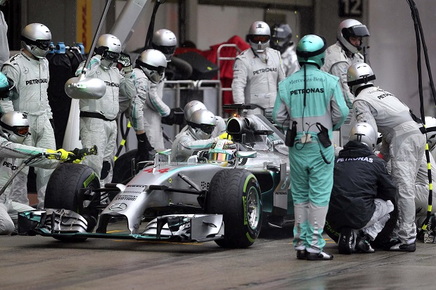 Hamilton Tercepat, Rosberg...