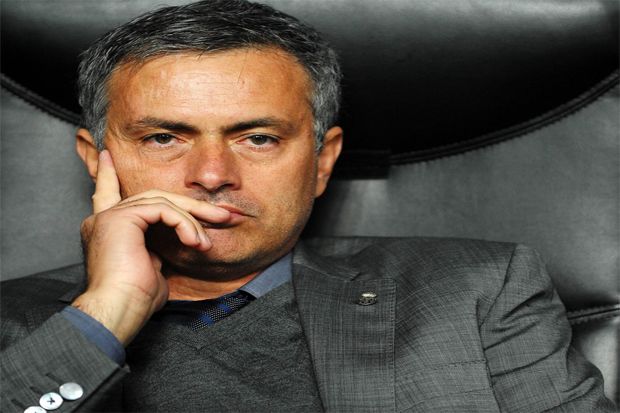 Ancelotti Tuding Mourinho...