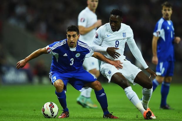 Inggris Pesta Gol di...