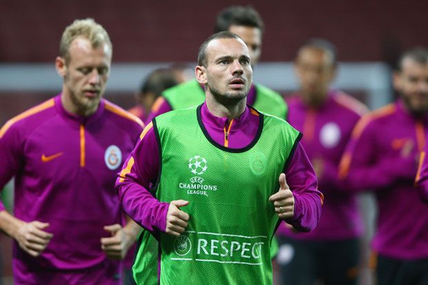 Gaji Sneijder Belum...
