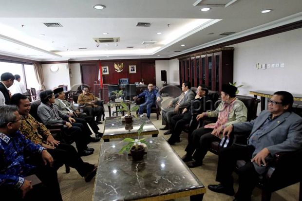 Pertemuan Jokowi dengan...