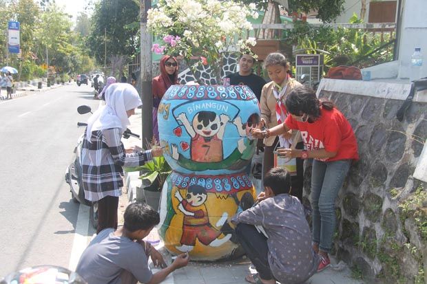 Ratusan Pelajar Kulon...