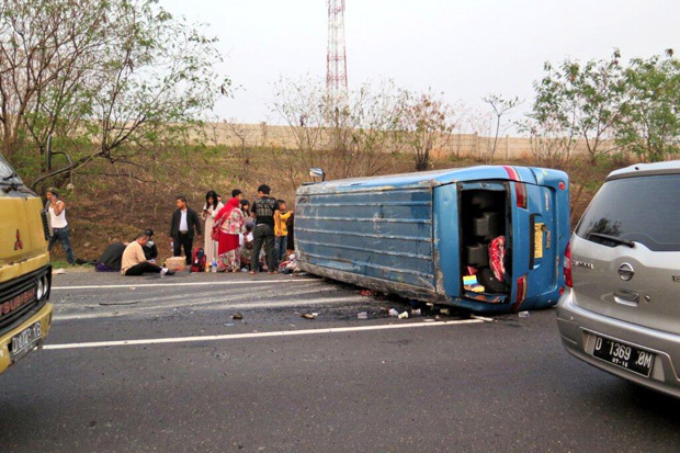 Pecah Ban, Minibus Terguling...
