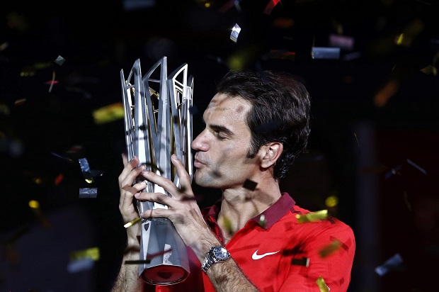 Federer Resmi Tendang...