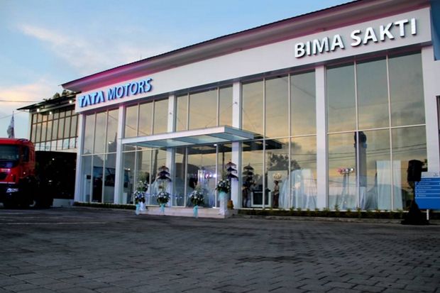 Tata Motor Buka Dealer...