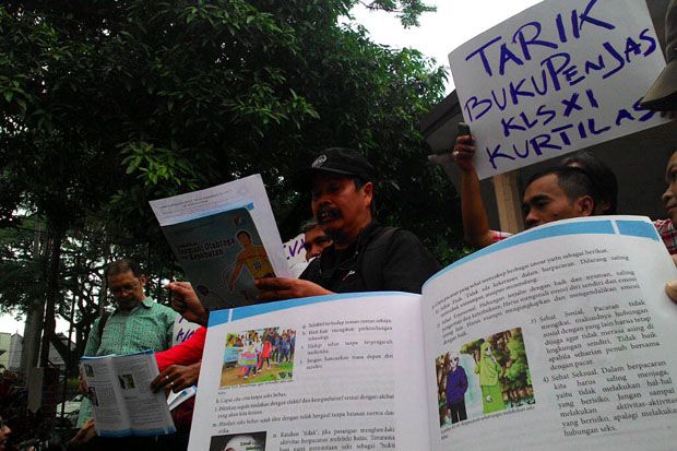 Kaji Ulang Buku Penjaskes...