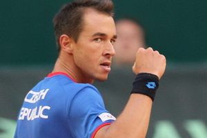 Rosol Menangi Duel Sesama...