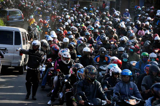 Kontainer Mogok, Lalin...