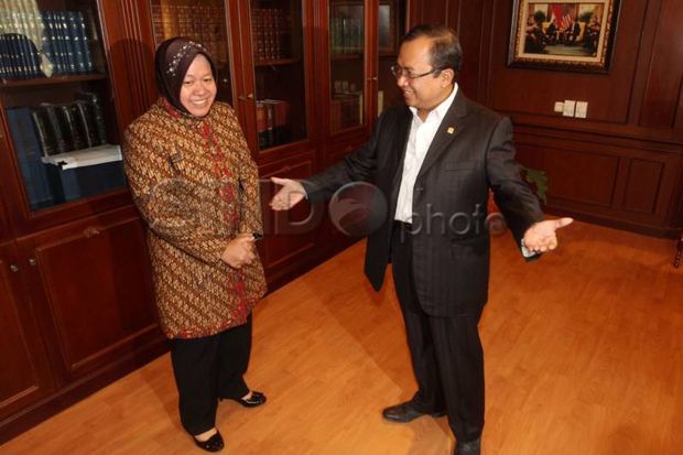 Hadiri Pelantikan Jokowi-JK,...