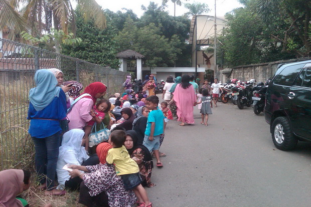 Warga Serbu Rumah SBY...