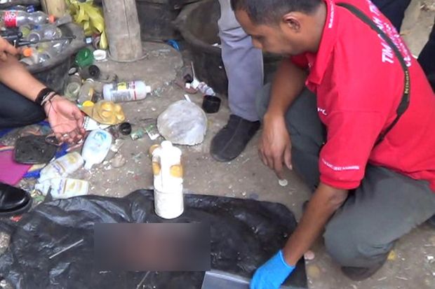 Pemulung Temukan Potongan...