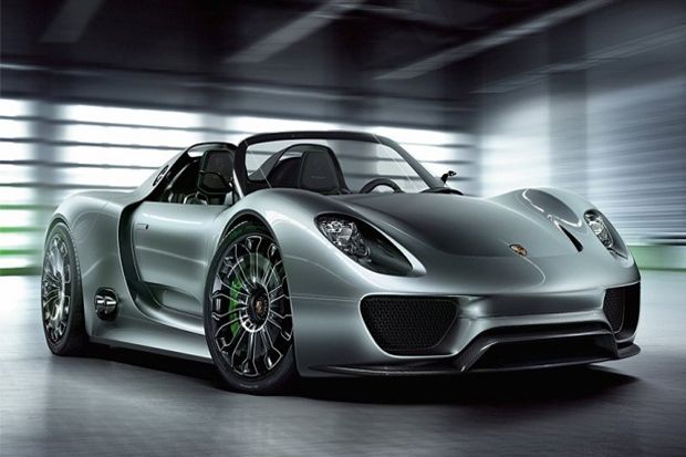 Porsche 918 Spyder Hampir...
