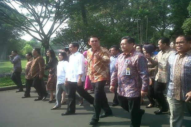 Staf Istana Tunjukkan...