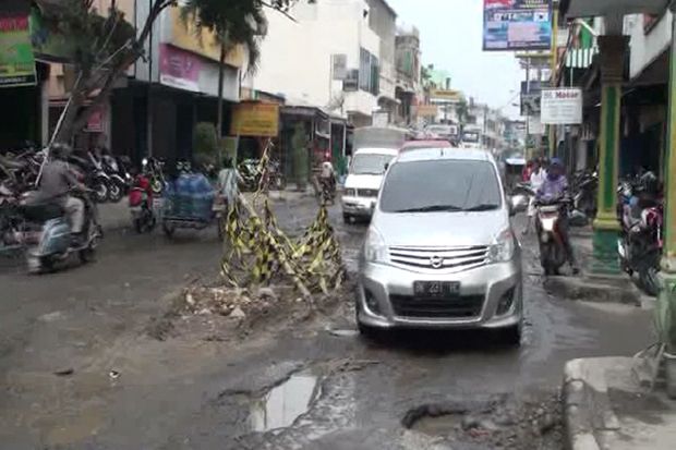 Proyek Pembuangan Air...