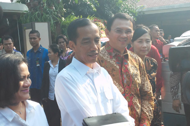 Masuk Rumah Dinas Gubernur,...