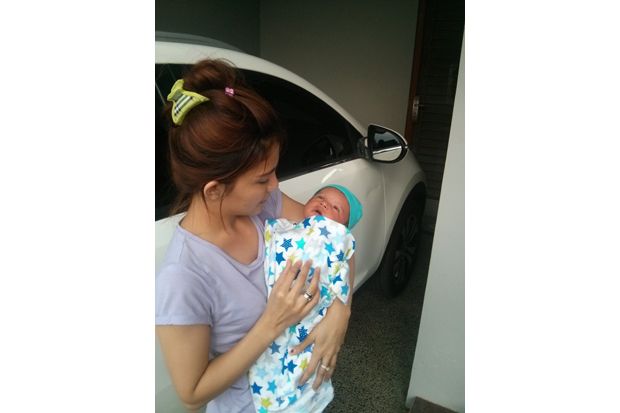Ibu Cantik Ini Adopsi...