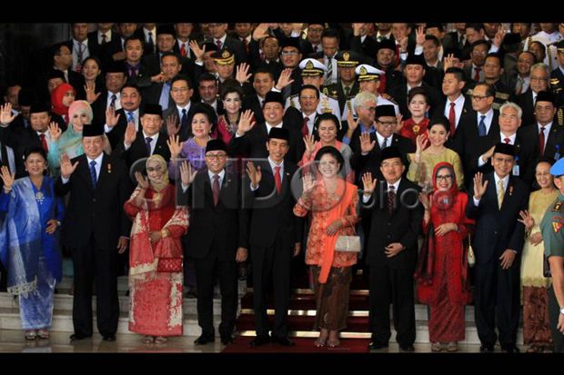 Umumkan Kabinet, Jokowi-JK...