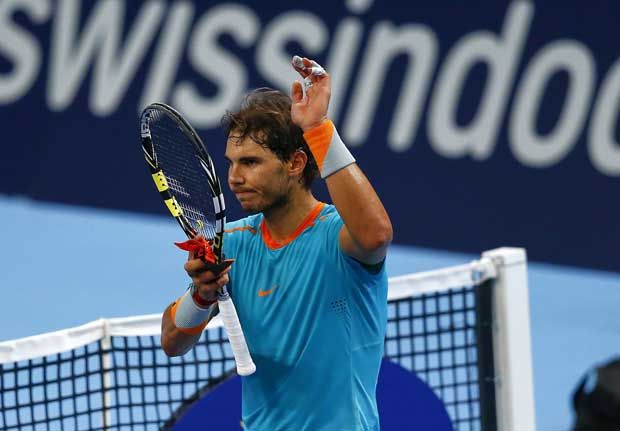 Demi London, Nadal Kabur...