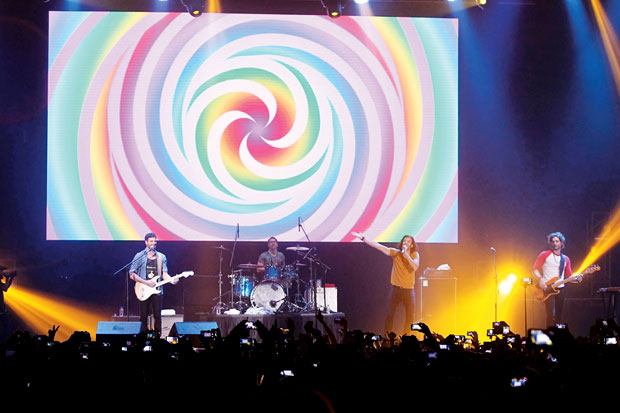 Magic! Sukses Goyang...