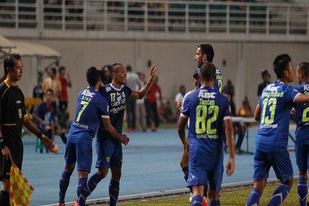 Persib Sikat Naga Mekes