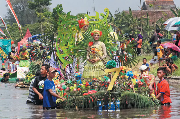 Semarak Karnaval Sungai...