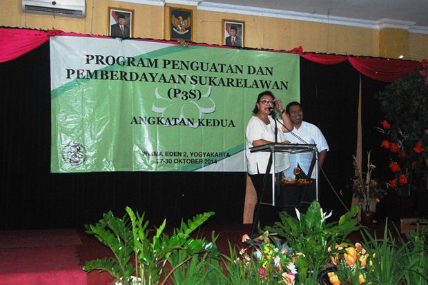 Ratusan Relawan Mendapat...