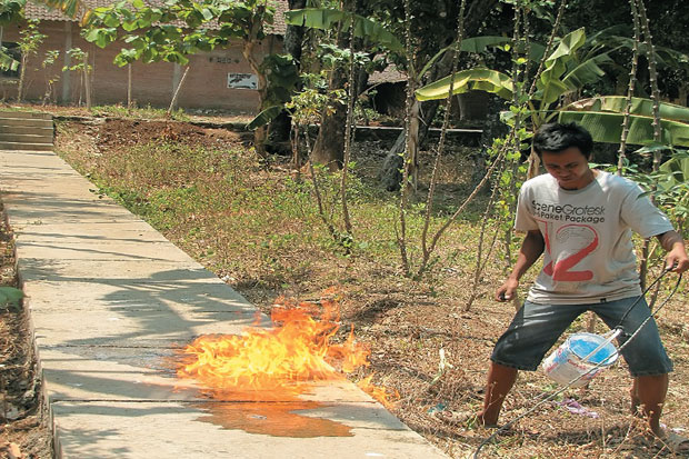 Air Sumur Warga Tercemar...