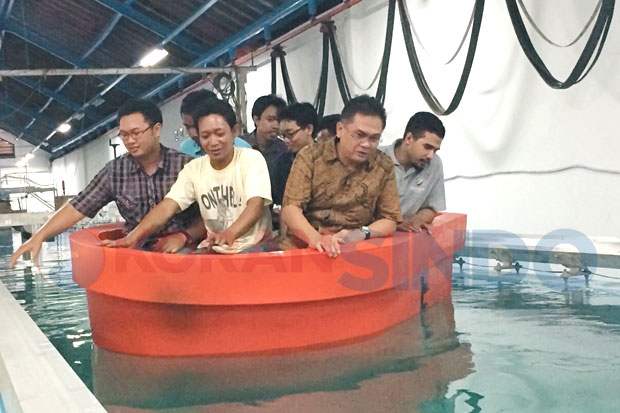 Perahu Plastik Dukung...