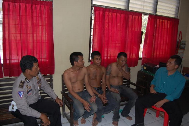 3 Perampok Spesialis...
