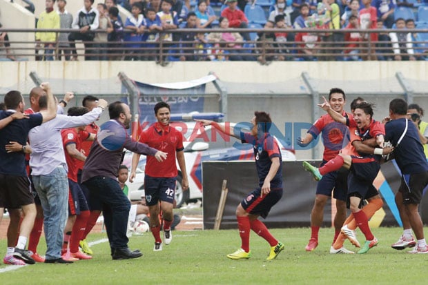 DUA BANDUNG KE SEMIFINAL