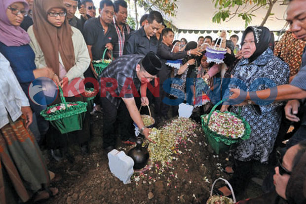 Perintis Ekonomi Lontong...