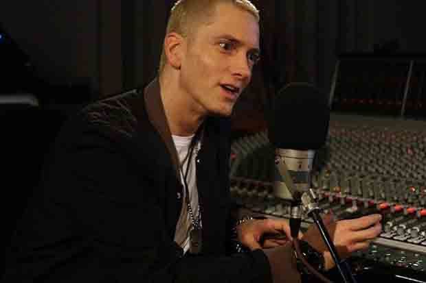 Eminem Bocorkan Album...