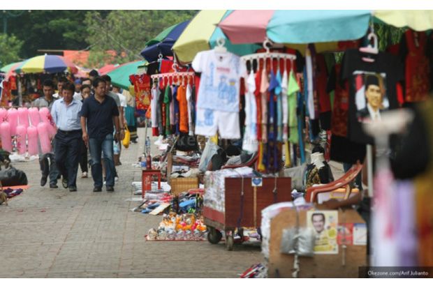 PKL Pasar Jumat Nekat...