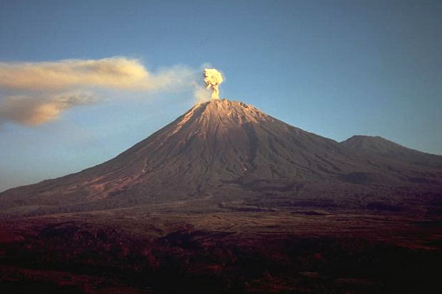 Aktivitas Semeru Meningkat