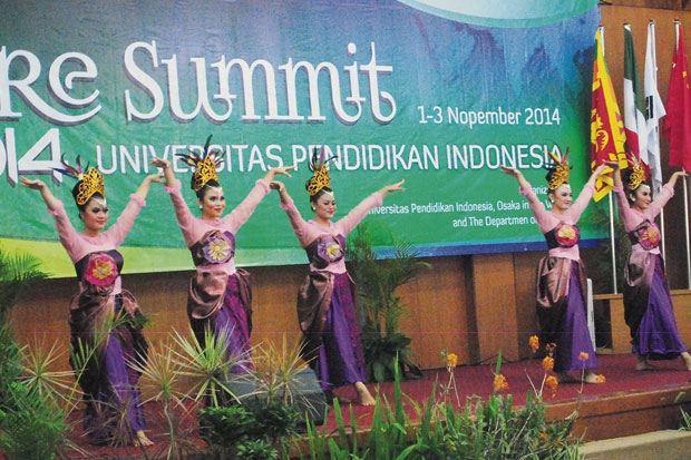 Budaya Pengikat Hubungan...