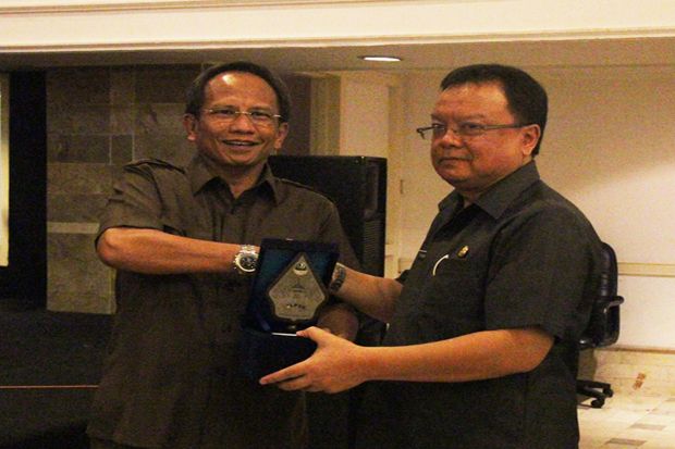 Pembangunan Stasiun...