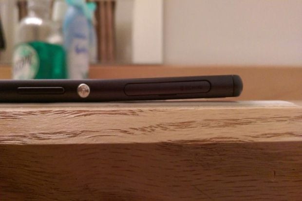 Masa Sih Xperia Z3 Melengkung?