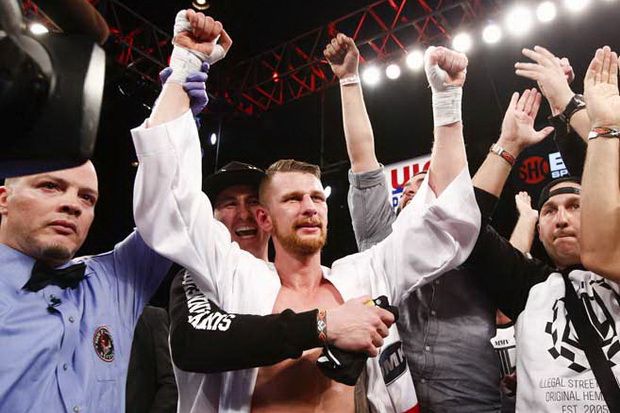 Fonfara Tinggalkan Ring...