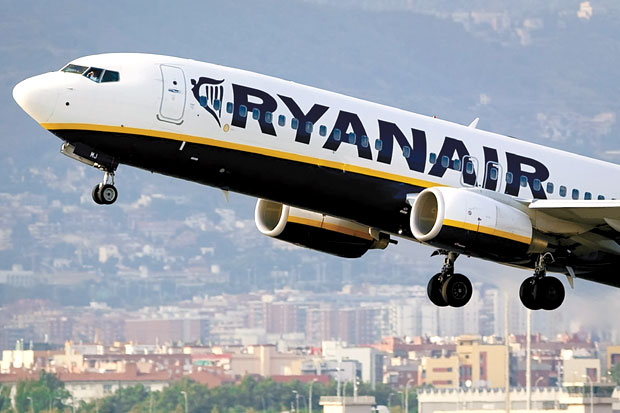 Ryanair Naikkan Proyeksi...