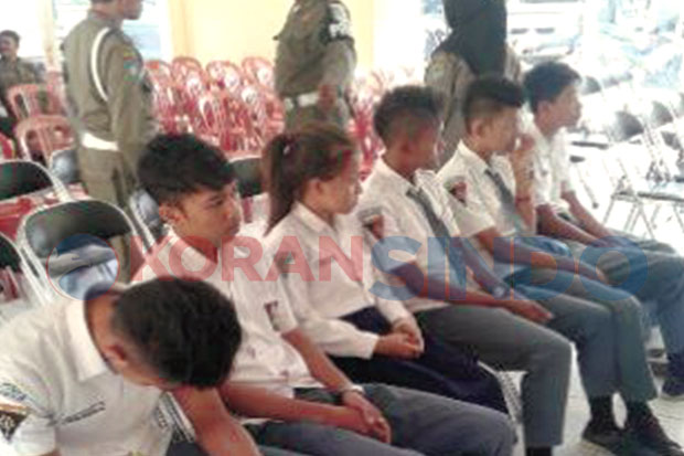 Pelajar Pesta Miras...
