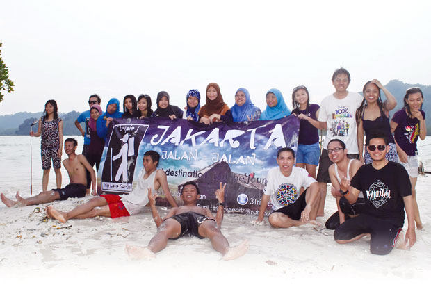 Traveling Sambil Bakti...